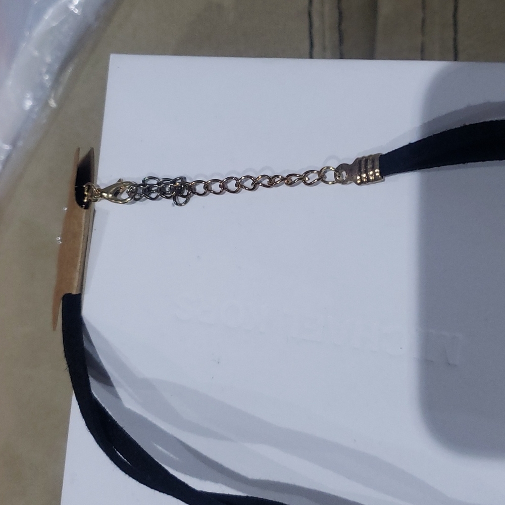 Chocker Necklace - Picture 6 of 6